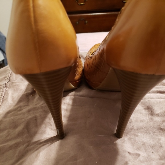Heels - Picture 3 of 4